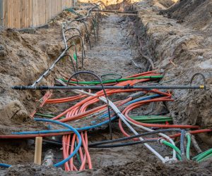 Kıbrıs Telefon ve Elektrik Altyapısı